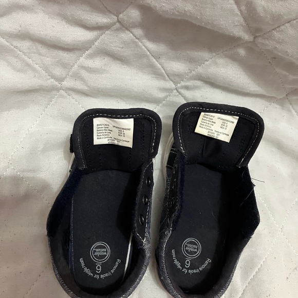 Wonder Nation Navy Sneakers with White Soles - Picture 4 of 5